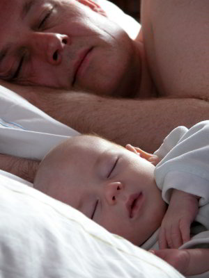Foreldre deltar på søvnkurs